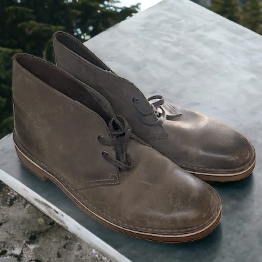 Mens Clark’s grey Chukka boot size 8